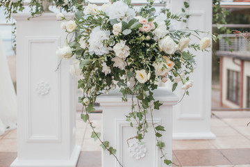 Fototapeta na wymiar White Floral Wedding Decoration