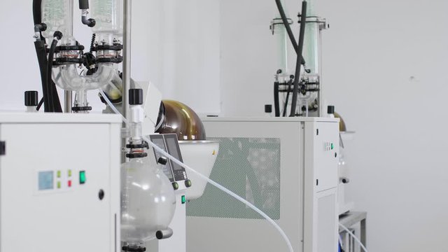 Rotational vaporiser with green condenser during CBDa oil extraction