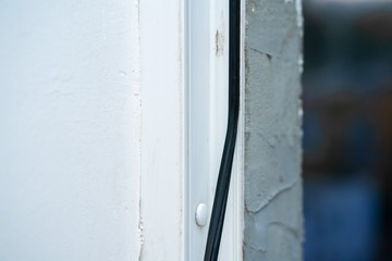 The master changes rubber seal gasket in pvc windows