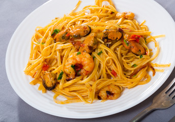 Italian seafood pasta with shrimps and mussels