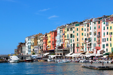 Fototapeta na wymiar cityscape of porto venere village with colorful buildings in italy