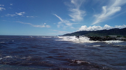 Wellen  am Hafen von Greymouth