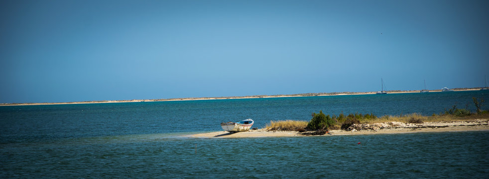 Barca encallada