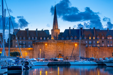 Saint Malo, Marina by night - obrazy, fototapety, plakaty