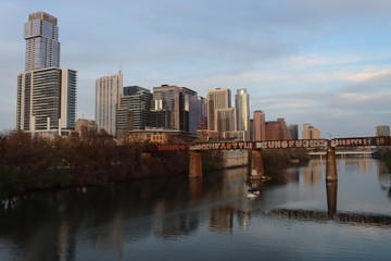 Fototapeta premium Zachód słońca w mieście