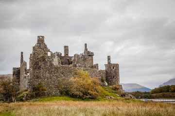 Fototapeta na wymiar Castle in the Scottish Highlands 