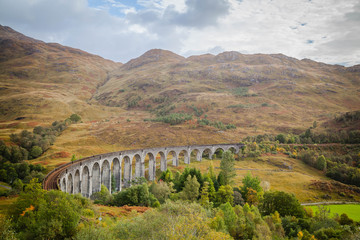 Glenfinnan-Viadukt in den schottischen Highlands