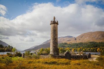 Glenfinnan monument at the shores of Loch Shiel