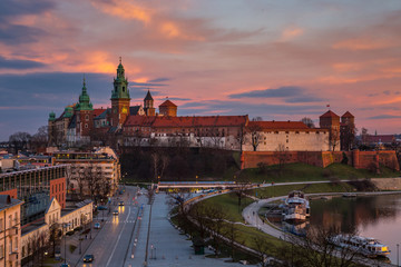 Obraz premium View of the Cathedral and adoining buildings within the Wawel Royal Castle complex on Wawel Hill in Krakow, Poland