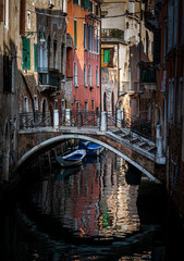Obraz na płótnie Canvas empty bridge and empty streets of Venice Italy 