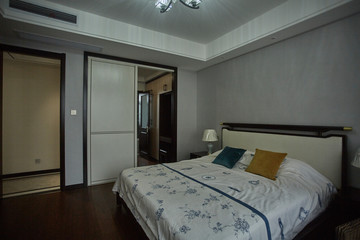 Fototapeta na wymiar Renovated bedroom in model home