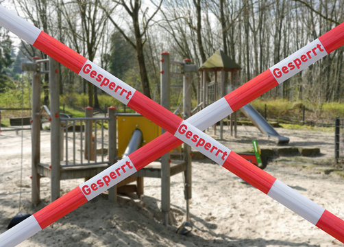 Ausgangssperre Coronavirus Spielplatz gesperrt Warnung