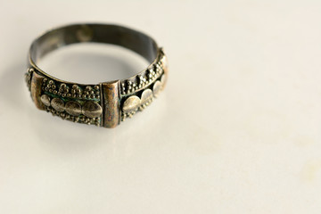 The old silver ring of Illusion