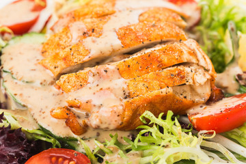 Chicken breast with fresh salad， Healthy lunch menu. Diet food.