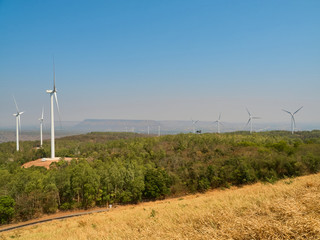 Fototapeta na wymiar Wind turbines are an alternative to electricity generation