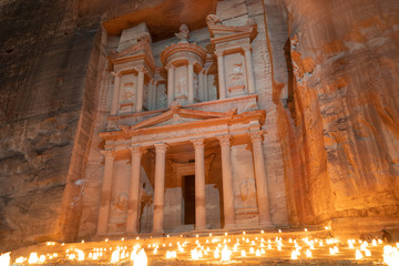 candlelight treasure monument 