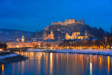 Fototapeta na wymiar The old town and the castle of Salzburg, Austria in the night