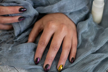 Do the manicure as a moment of relaxation and personal care