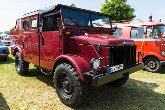 PAAREN IM GLIEN, GERMANY - MAY 23, 2015: Military truck by NATO Borgward B 2000A. The oldtimer show in MAFZ.