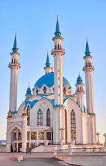 Fototapeta na wymiar Kazan March 2020 White Kul Sharif Mosque at sunset