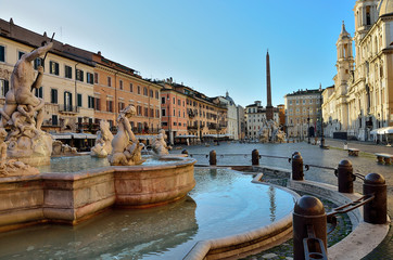 Obraz na płótnie Canvas Piazza Navona empty in the early morning