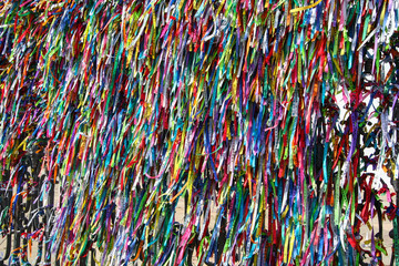 Muitas fitinhas de lembrança de Salvador, na igreja de Nosso senhor do Bonfim