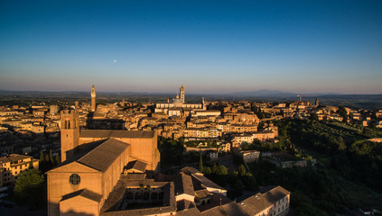 Obraz premium In the very heart of Tuscany - Aerial view of the medieval town of Siena, Italy