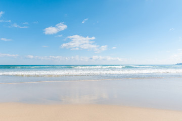 Fototapeta na wymiar 白砂の浜