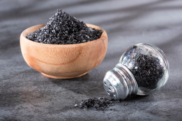Fototapeta na wymiar Hawaiian black salt in wooden bowl