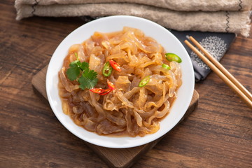 Pickled with jellyfish, the spicy pickle tastes crispy. It's a delicacy in Asia and the East. It's very popular in Korea and Japan