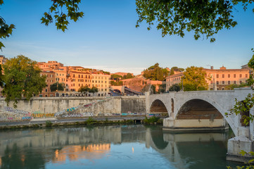 Obraz premium 09/28/2017 Vittorio Emanuele II Bridge during early morning, Rome, Italy