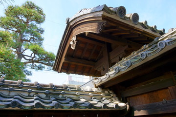 Fototapeta na wymiar Roof Asian style, element of ancient architecture. Ashikaga Gakko is Japan's oldest academic institution