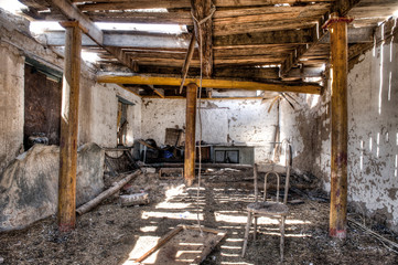 Innenraum eines verlassenen Hauses in der Mongoliei
