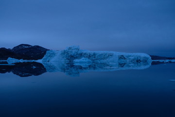 Gr&ouml;nlands Vielfalt, wundersch&ouml;ne Eisskulpturen, Landschaften, Hunde
