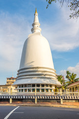 View t Colombo Fort Temple in the streets of Colombo in Sri Lanka