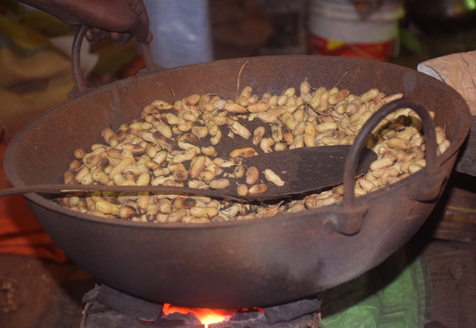 Peanut also called as Moongfali in Hindi for sale at Shantiniketan Mela