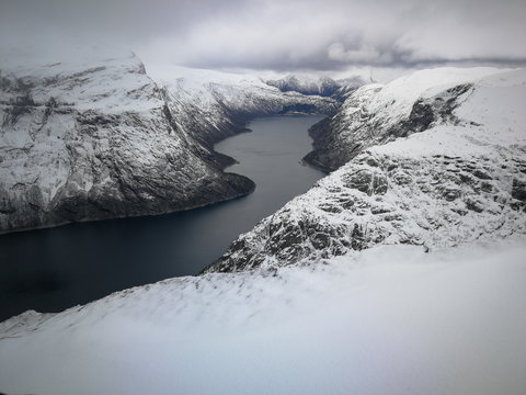 Język Trola, Hardangervidda Norwegia. Zimowe zdjęcia z wyprawy na Język Trola. Trolltunga.
