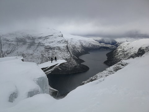 Język Trola, Hardangervidda Norwegia. Zimowe zdjęcia z wyprawy na Język Trola. Trolltunga.