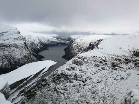 Język Trola, Hardangervidda Norwegia. Zimowe zdjęcia z wyprawy na Język Trola. Trolltunga.