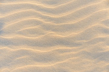 Textura de ondas en la arena de la playa