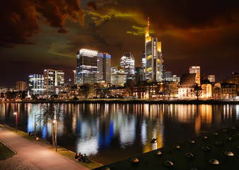 Fototapeta premium Frankfurt mit Mainufer (Nizza)