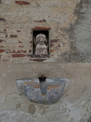 Ancienne gargouille de maison