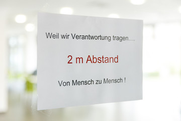 Schild mit 2m Abstand