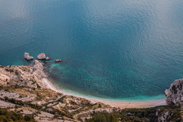 Spiaggia delle 2 Sorelle dall'alto, Sirolo, Regione Marche