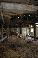 Fototapeta premium Ruine, lost place, Gemäuer, Stall, alt