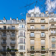 Fototapeta premium Paris, typical beautiful building in Montmartre