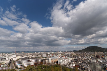 秋の丸亀城から見た風景