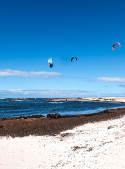 Kitsurfen an der Lagune nähe El Cotilo