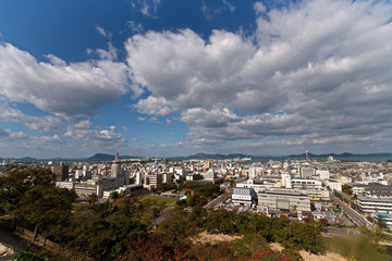 秋の丸亀城の二の丸から見た風景