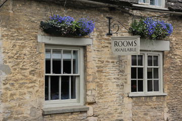 Fototapeta na wymiar Rooms available in den Cotswolds